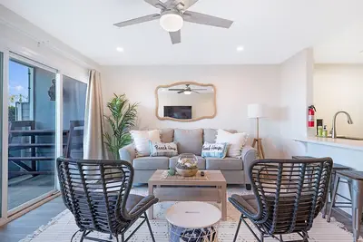 Image de 812 Sunrise by the Sea 1 Block from Ocean