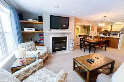Image de 3 Br Ski-in/Ski-Out Fireplace, Pool, Full Kitchen
