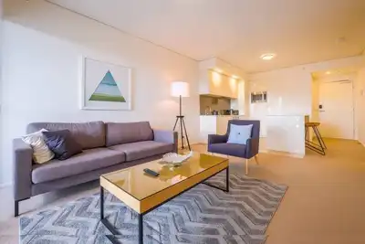 Image de Stylish 1br with Sauna, Pool and Gym-Close to Cbd!