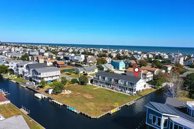 Image de Beautiful 2 bed Townhouse in Bayshore Breeze! Close to State Park Beaches! Dock, Beach Town, Restaurants and More!