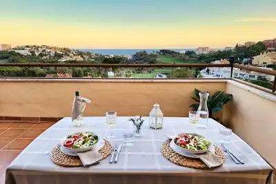Image de Bright penthouse with large sunny terrace and panoramic sea views
