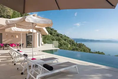 Image de Agni Dream maison luxe face à la mer