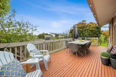 Image de Beach Road Retreat: 5 Br, 3 Ba House in Torquay, Sleeps 13