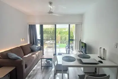 Image de Modern remodeled 1br/1ba condo steps from the beach!