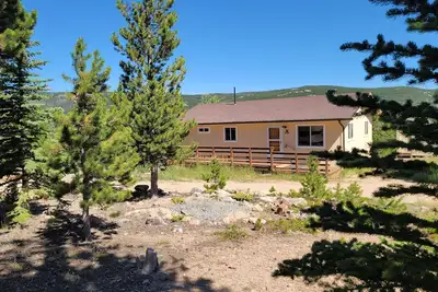 Image de Our Property offers a relaxing getaway with a massage chair. Hot tub coming soon