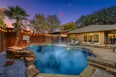 Image de 5br House\/Resort Style Heated Pool\/Tub, Pool Table\/King Bed