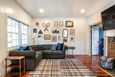Image de Pruett Place Downtown Home