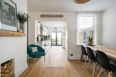 Image de Cape Cottage - Whitstable, by town, beach & harbour