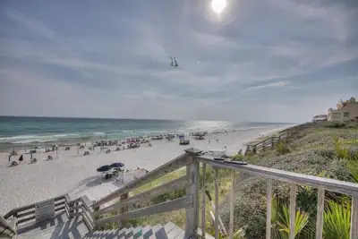 Image de On 30a, 4 Houses from Beach with Beachfront Pool, between Rosemary and Alys