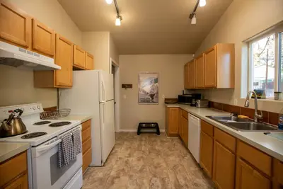 Image de Ski Season Rental - Location Location Location - West Bend