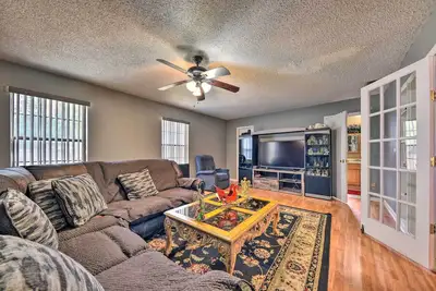 Image de Cozy Jacksonville Home w/ Yard ~ 8 Mi to Dtwn