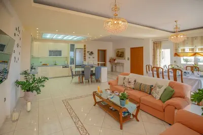 Image de Detached housein sunny Ierapetra, five minutesfrom the sea