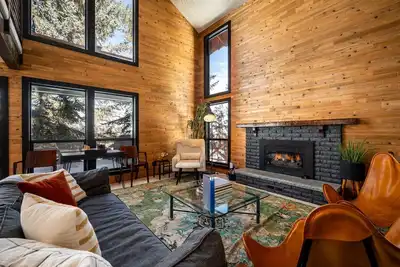 Image de Amazing Pineview Hideaway | Hot Tub | In-Law Suite
