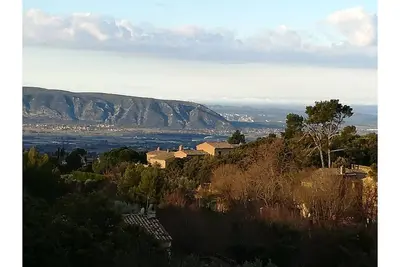 Image de Gordes une Bastide de pierre avec piscine dans le village lui même - Restanque 3