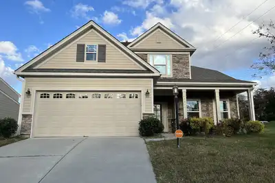 Image de 🍀 Exceptional Fully Equipped Spacious Home 1 King & 2 Queen BRs