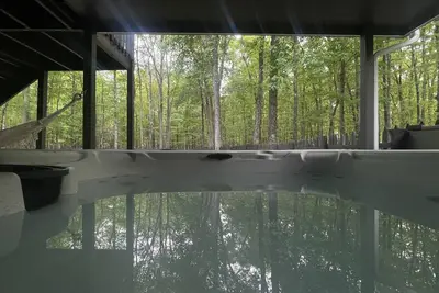 Image de Pocono Modern Chalet - Hot Tub - Home Theater