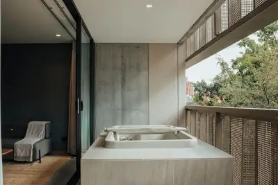 Image de Provenza-Ac-Balcony-Deluxe-Jacuzzi- Wake 312