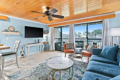 Image de Winsome condo with pools, hot tub, golf, gym, & beach access - dog-friendly