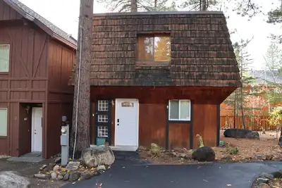 Image de Charming 3 Bedroom Cabin in Incline Village w/Hot Tub
