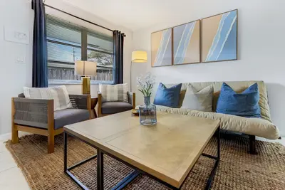 Image de Bright & Modern 3Bdrm Home, 5 Min to Beach/Fll
