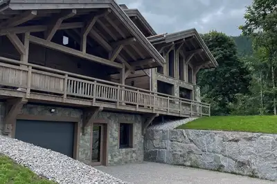 Image de chalet grand standing avec espace Spa et salle 90 m2 pour fête en famille, <br>