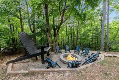 Image de Deerwoodslodge-Ellijay, Ga-Sleeps 2-16 Hot Tub Firepit Arcade Winerys Coosawattee