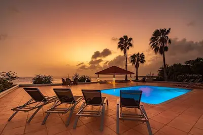Image de OceanFront Villa-10Guests-Pool-Full Ac-2 min walk to the Beach-Restaurants, Spa.