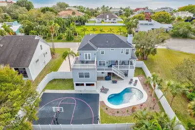 Image de Pool bball gym near beach & Img