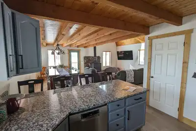 Image de Cozy Mountain Getaway, with golf, and tons of hiking/snowmobiling trails