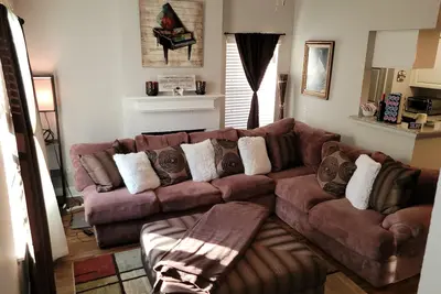 Image de Cozy 2 Bedroom Townhome in Addison