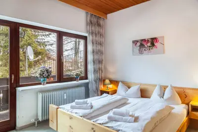 Image de Appartement de vacances \"Haus Excelsior Top 5\" avec vue sur les montagnes, balcon et Wi-Fi.