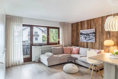 Image de Appartement de vacances \"Haus Excelsior Top 20\" avec vue sur les montagnes, balcon et Wi-Fi.