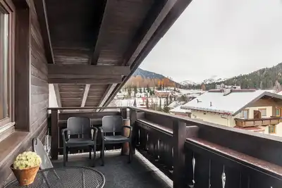 Image de Appartement de vacances \"Haus Excelsior Top 37b\" avec vue sur les montagnes, balcon et Wi-Fi.