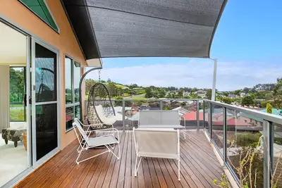 Image de Villa Franco - Pet Friendly - 8 Mins Walk to Beach