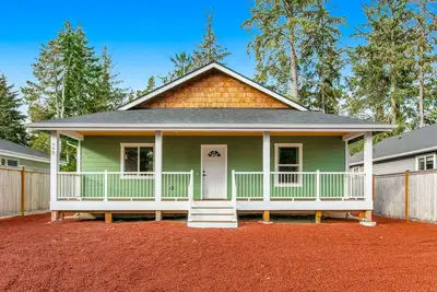 Image de Elegant dog-friendly home near marina & beach - covered deck & W/D