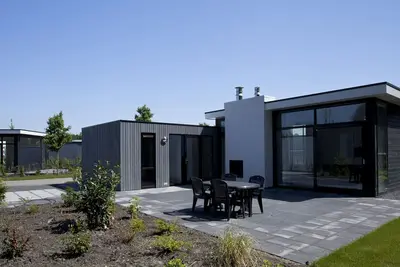 Image de Maison de vacances moderne près du terrain de golf