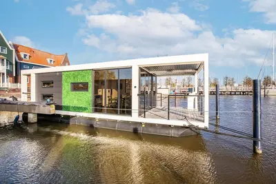 Image de Péniche à Volendam près d’Ijsselmeer