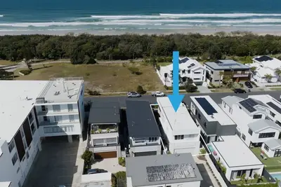 Image de Seaside Chique on Cylinders - 3 Bedroom Beachside Villa by uHoliday