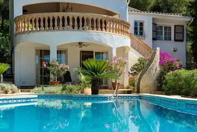 Image de Id 3010 - Chic Mediterranean holiday home with private pool