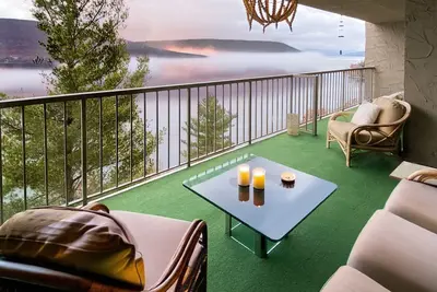 Image de The Lakeside Pine, Spacious condo, breathtaking views.