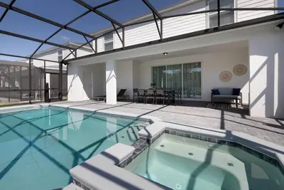 Image de New Luxury Themed 10bd Decorated Resort Pool Home