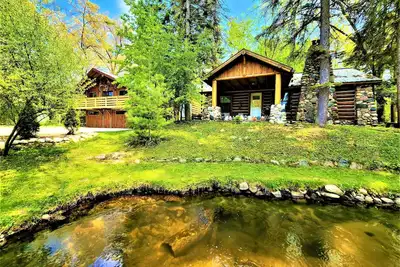 Image de Exclusive 2 Chalet Stay|HotTub|Fireplace|Beachside