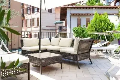 Image de Appartement de vacances pour 15 personnes env. 236 qmà Toscolano-Maderno, Lac de Garde (Rive ouest du lac de Garde)