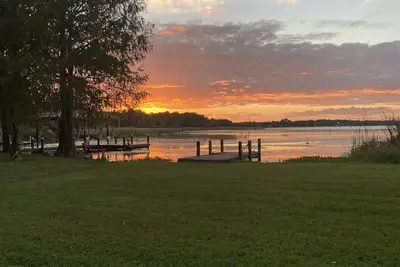 Image de 🐟Lakefront w/ private dock, 🛶ramp to Gulf/Lake-15min to Crystal River/Dunnellon