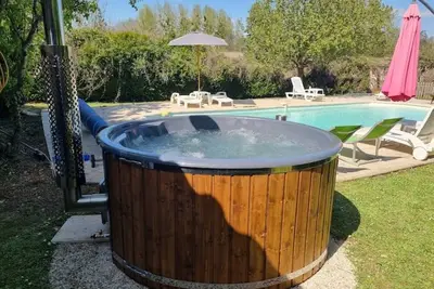 Image de 'Felicia' 2 Bedroom Family Gite with Shared Hot Tub & Swimming Pool