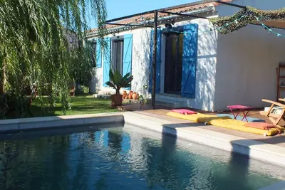 Image de Maison tranquille avec piscine