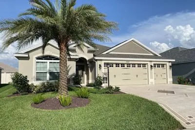 Image de “The Villages” Beautiful, 3 bd, 3 bath Spacious Home in Monarch Grove!
