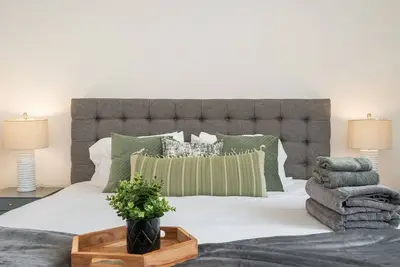 Image de Perch - Sand Point Haven: Spacious 3br w Parking|Uw & Children's hospital