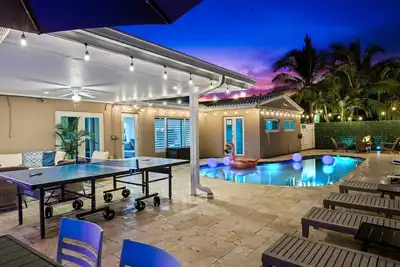 Image de 6br Paradise: Pool, Games & Relaxation