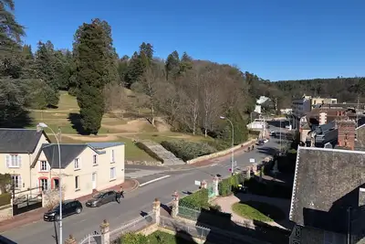 Image de Studio 29m2 à 650m des Thermes très lumineux avec ascenseur, parking privé
